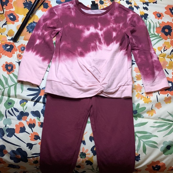 Girls Art Class size 4T sweat set . Worn Once. Like New - Picture 2 of 4